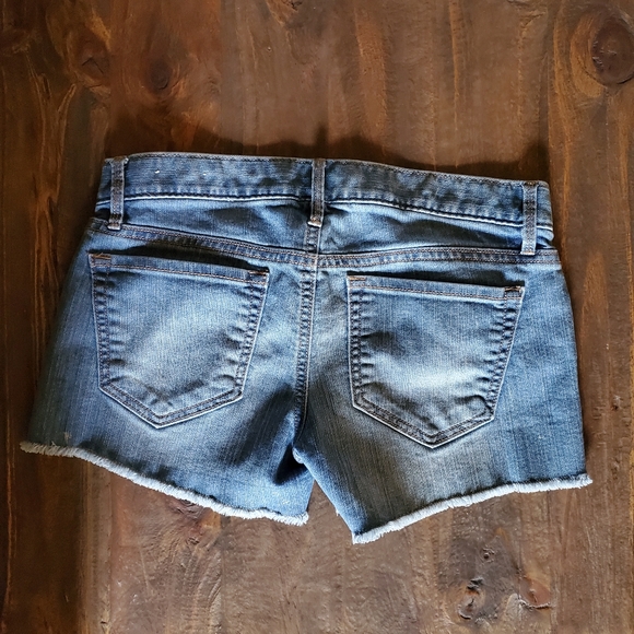 Ann Taylor LOFT Denim Cutoffs - Picture 2 of 3